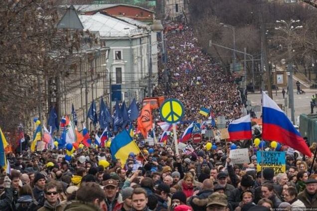 Російських комуністів не на жарт налякав 'Марш миру' захороненням Леніна і забороною КП РФ