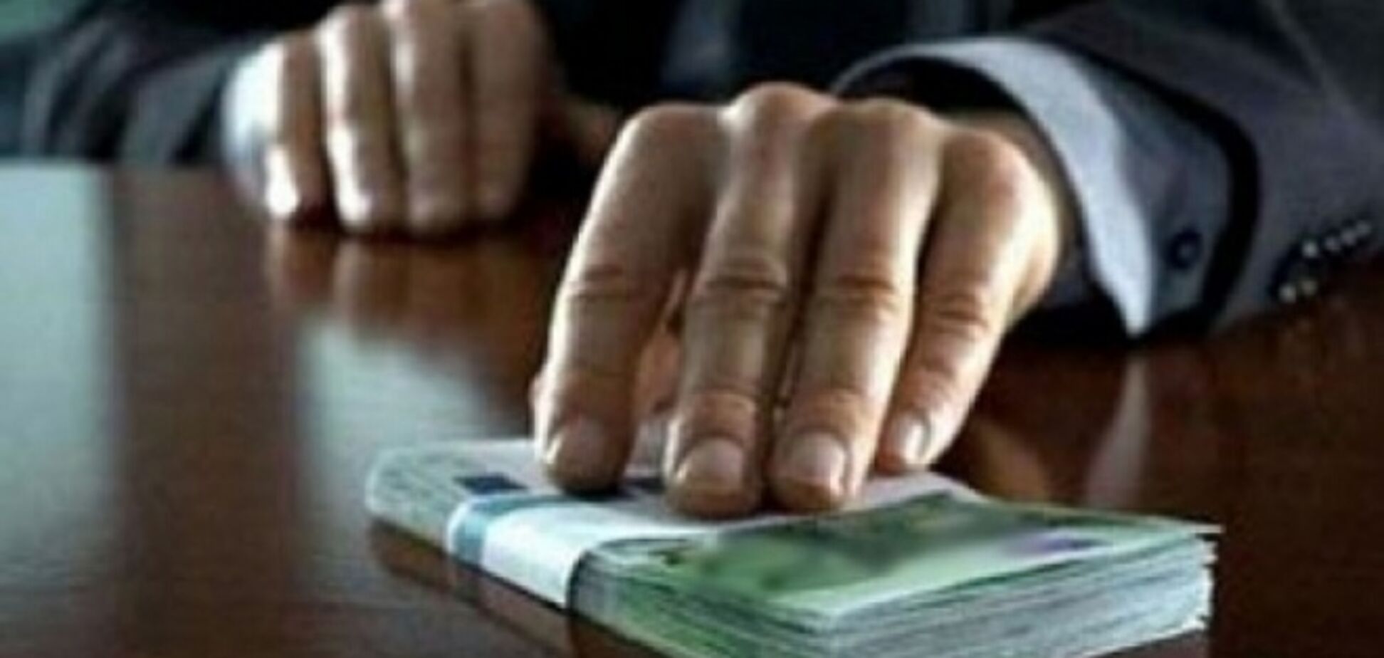 У Києві податківець попався на хабарі