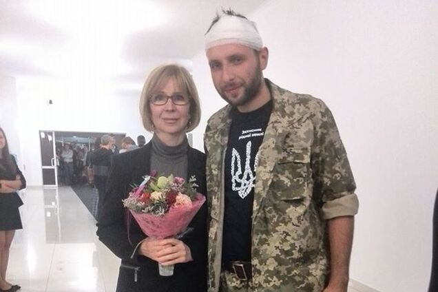 Патріотка, яку в Донецьку 'прикували до стовпа ганьби', йде в Раду самовисуванкою