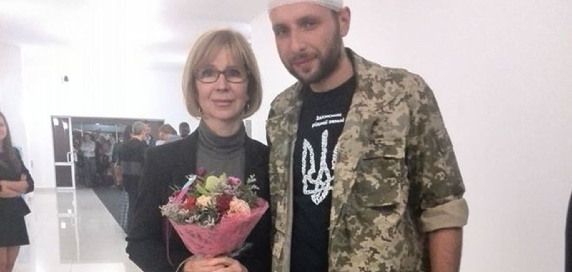 Патриотка, которую в Донецке 'приковали к столбу позора', идет в Раду самовыдвиженкой