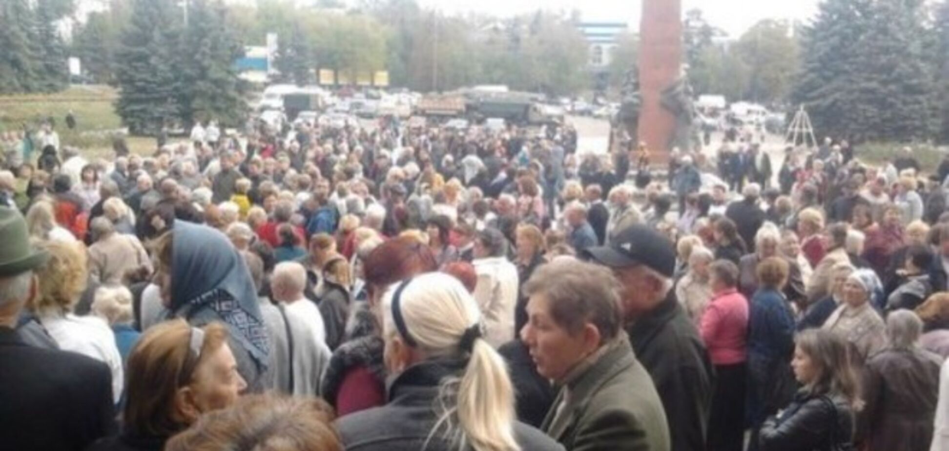 В Антраците казаки из РФ пригрозили жителям расстрелами за митинги и посоветовали забыть о выплатах