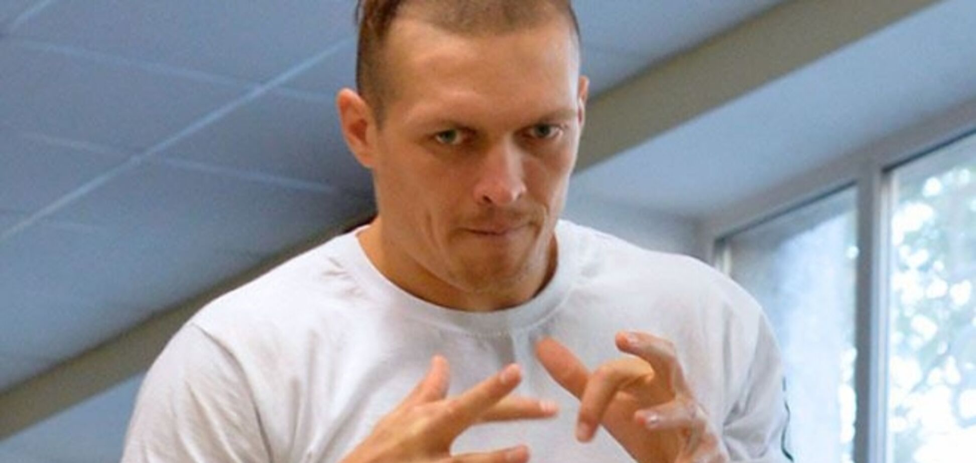 Боксер Усик: кому-то выгодно, чтобы Украина перестала быть сильной