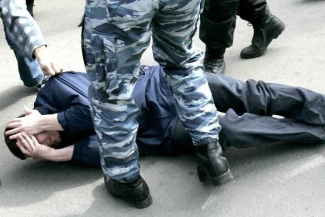 В Дагестане полицейские РФ, допрашивая жителей о связях с ополченцами, избивают их до полусмерти