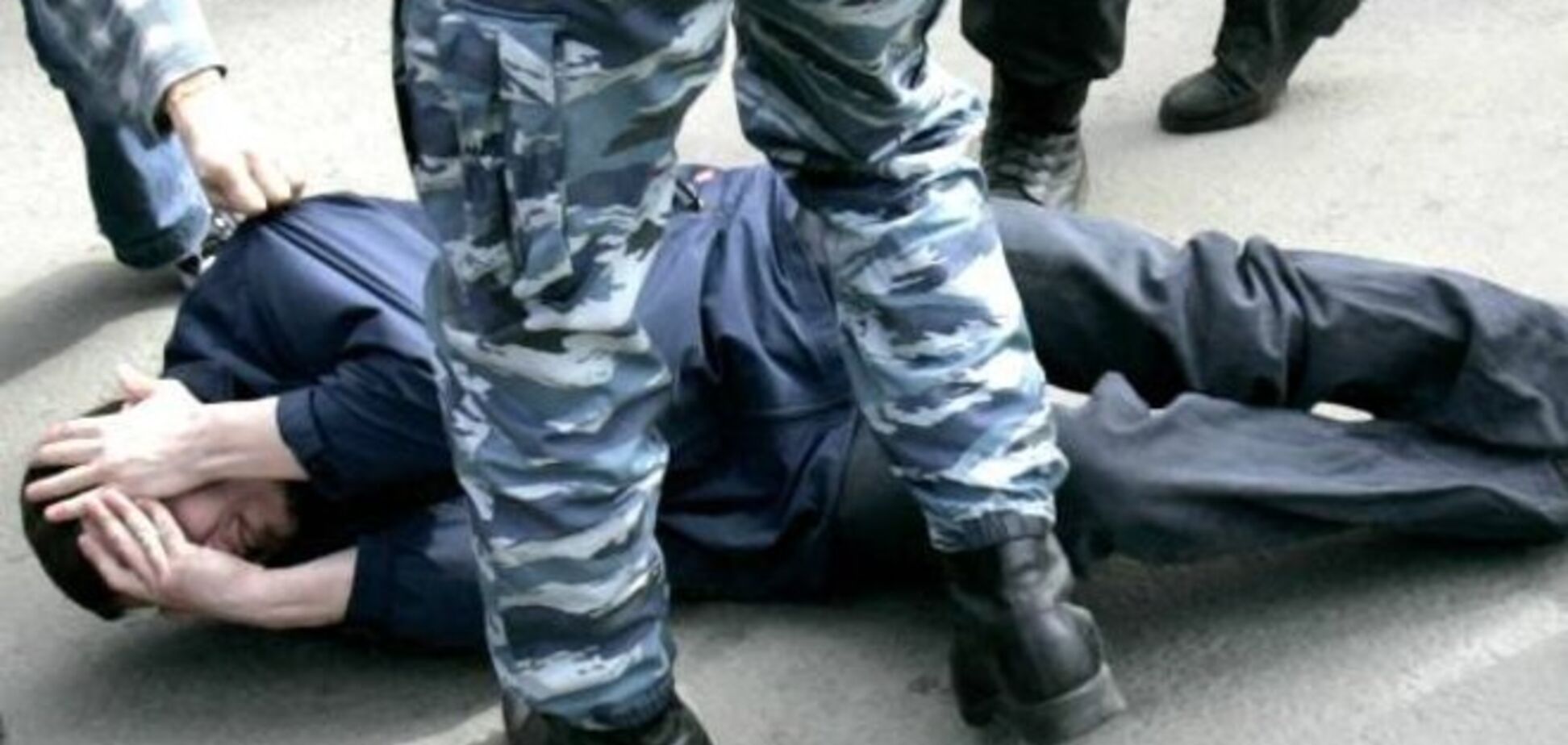 В Дагестане полицейские РФ, допрашивая жителей о связях с ополченцами, избивают их до полусмерти