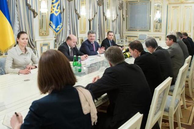 Порошенко рассказал, что нужно для достижения мира на Донбассе