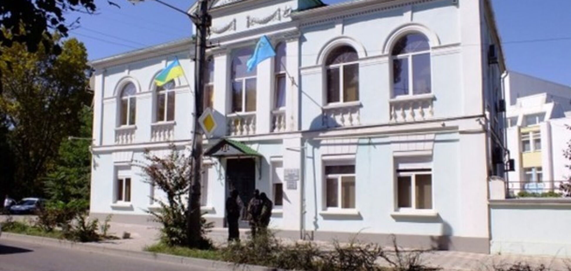МЗС Росії заявив про вилучення зброї та екстремістської літератури в будівлі Меджлісу в Криму