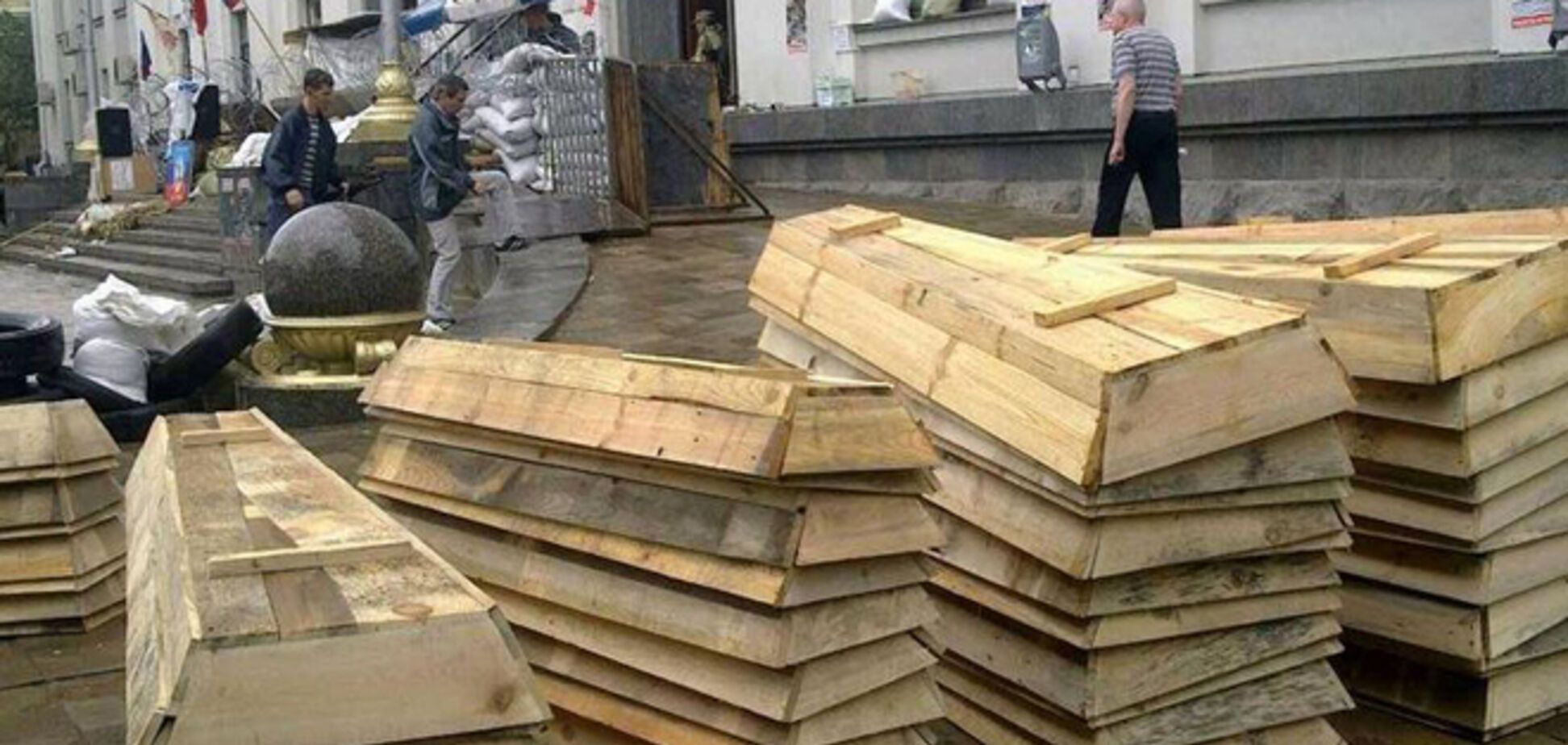 Минобороны РФ увольняет задним числом погибших на Донбассе военных. Фотофакт