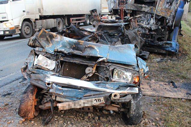 В России мужчина после ДТП заживо сгорел в авто