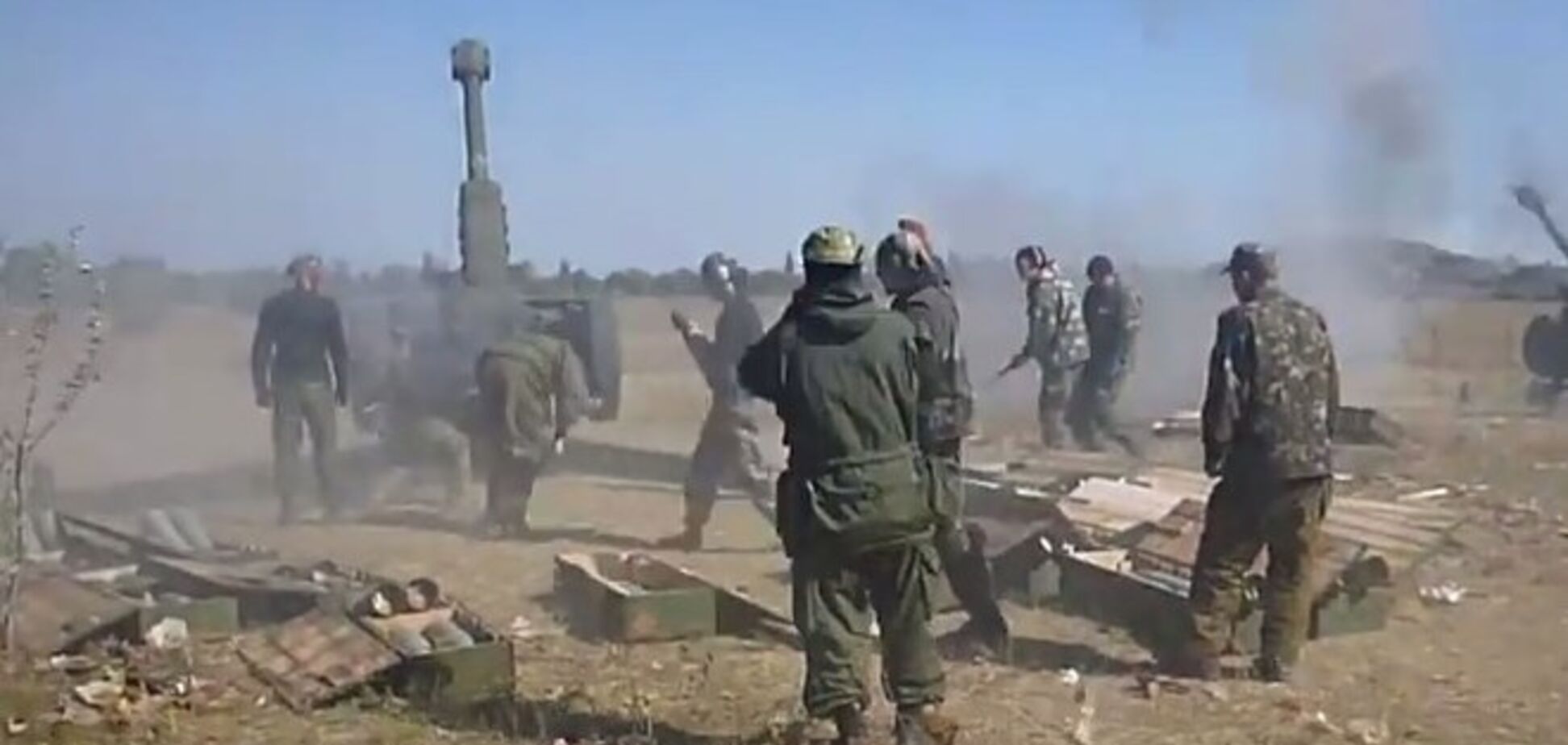 Российские наемники 'ЛНР' сняли на видео артобстрел позиций украинских военных