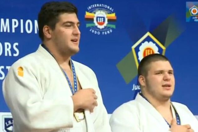 На ЧЕ украинский чемпион помог российскому сопернику
