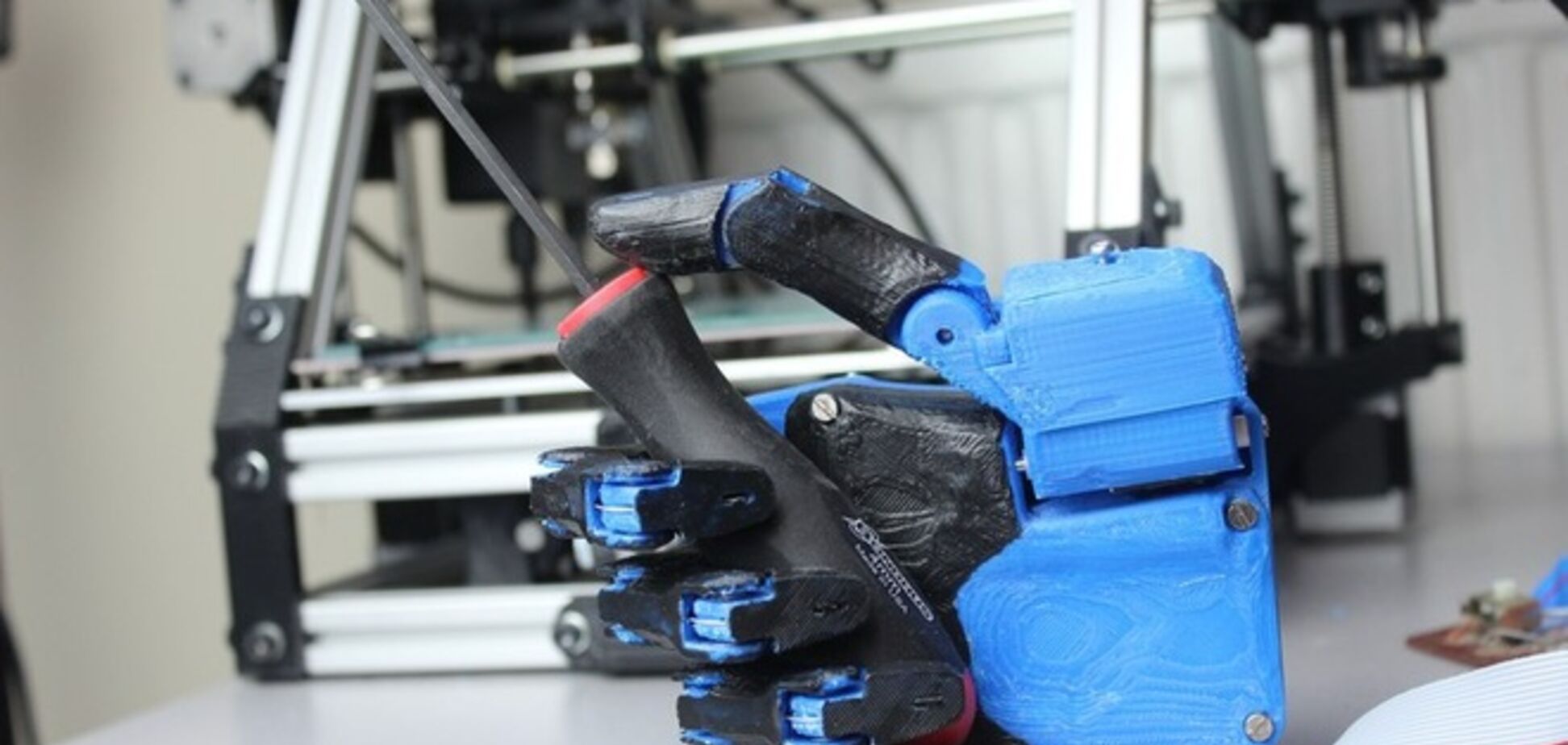 Украинские техники создают робо-протез для солдат из зоны АТО