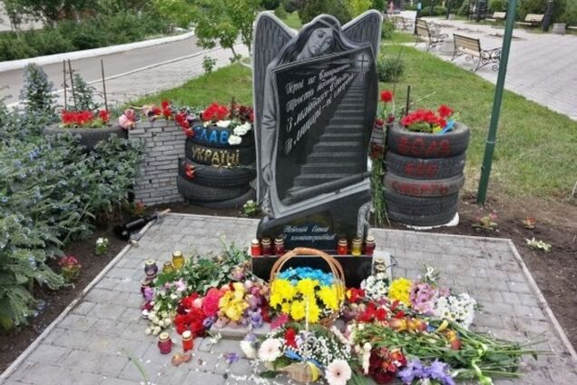 СБУ задержала вандалов, разрушивших памятник 'Героям Небесной Сотни'