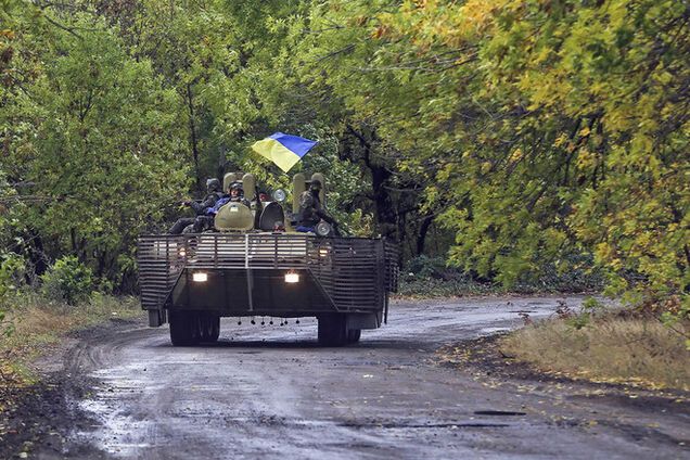 Террористы продолжают нарушать 'перемирие' на Донбассе: обстреливают силы АТО