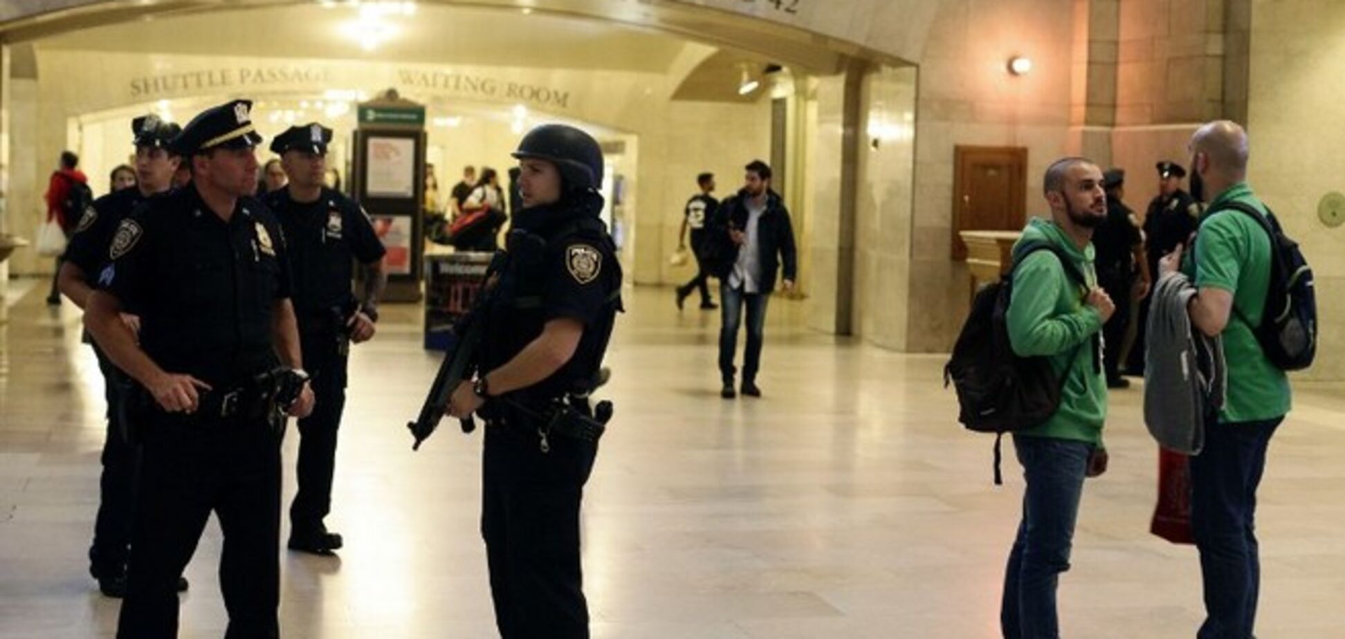 США, Британия и Франция усилили меры безопасности