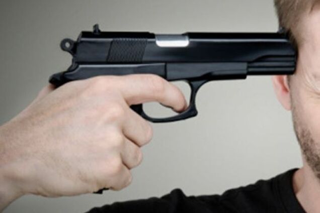 Житель Праги пригрозил врачам, что застрелится, если те не заберут его внутренние органы