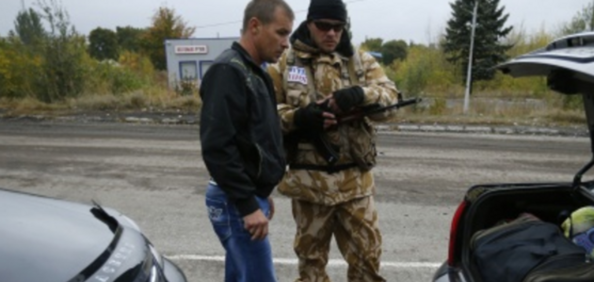 Українські військові з нашивками ПТН ПНХ під Дебальцеве влаштували перевірку кожної машини