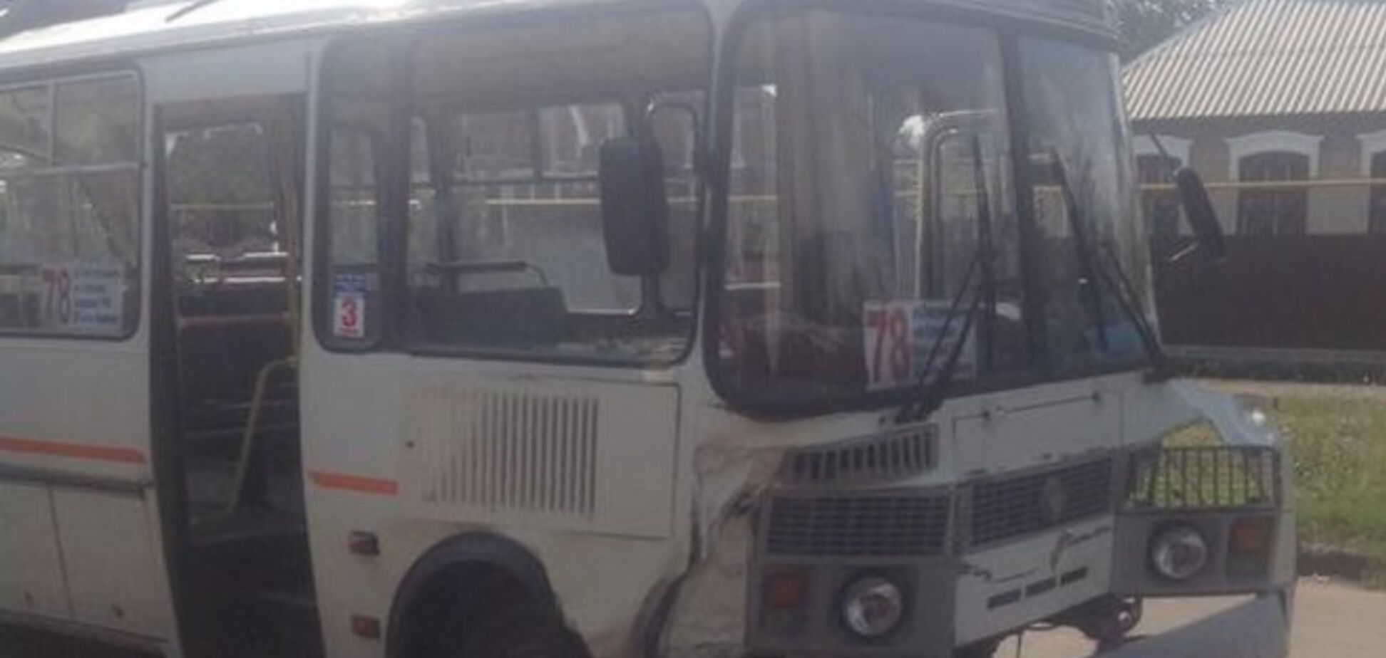 В Донецке террористы с пушкой разбили автобус