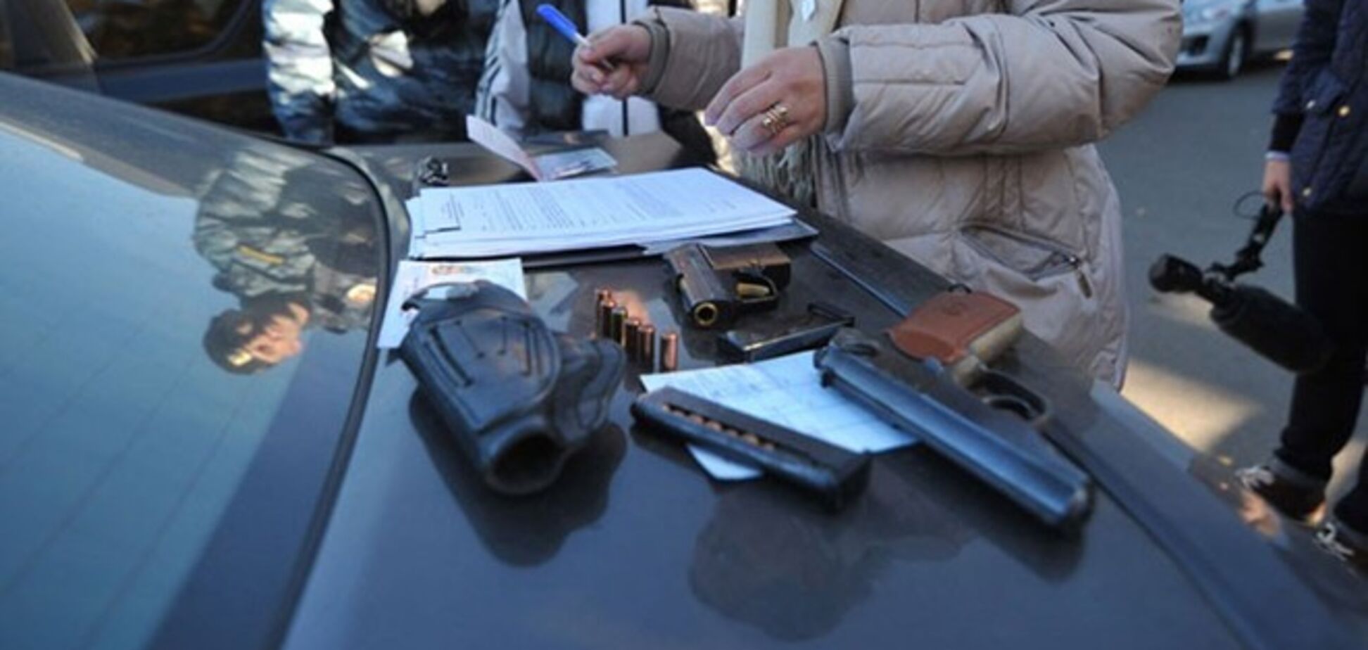 На въезде в Киев задержали автомобиль с оружием