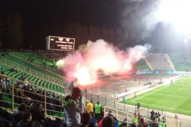 Фанаты 'Динамо' и 'Карпат' собрали деньги на помощь бойцам АТО