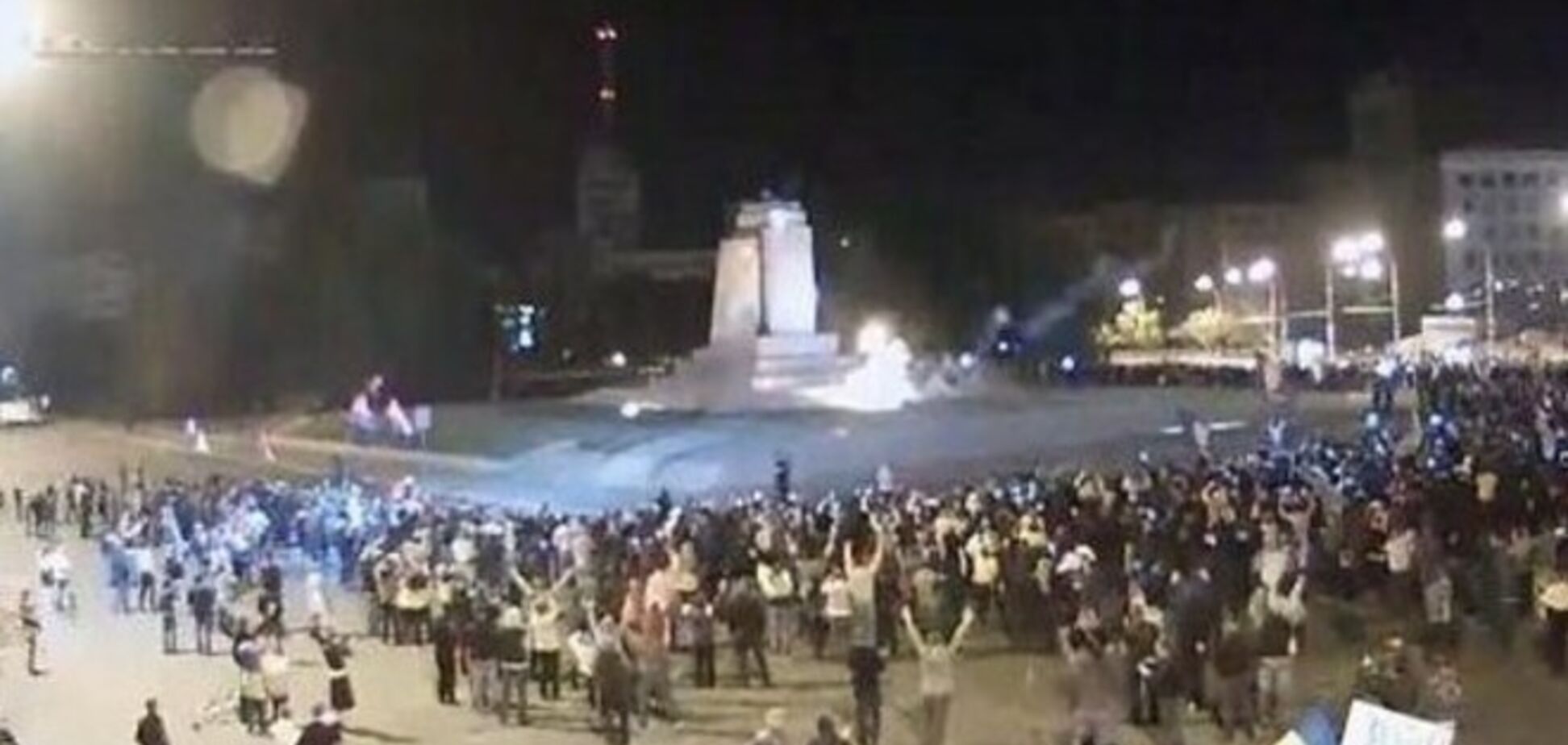В Харькове все-таки снесли памятник Ленину