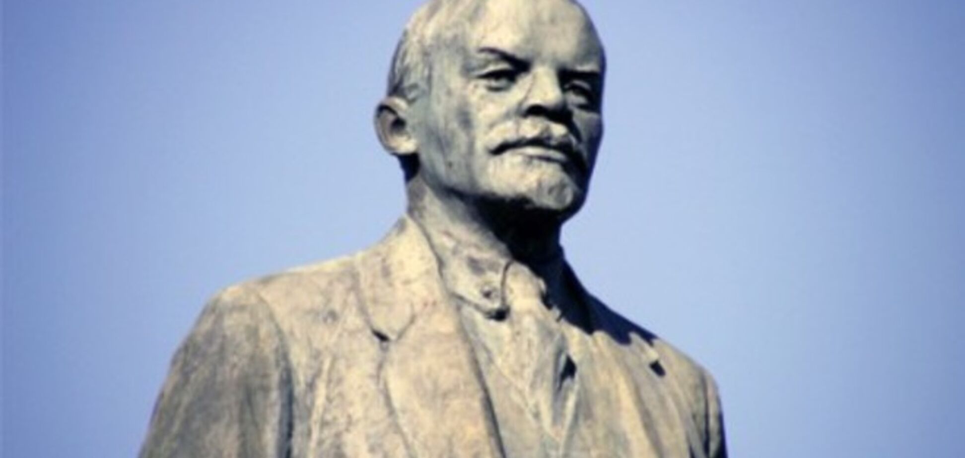 На Харьковщине снесли еще один памятник Ленину