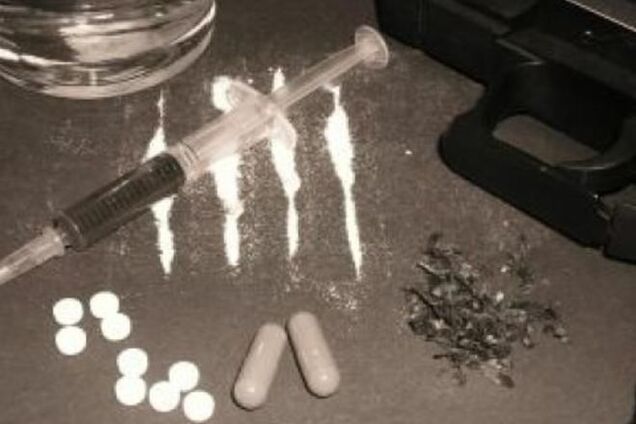 В России после нарковечеринки мужчина пошел на войну через окно на 5 этаже