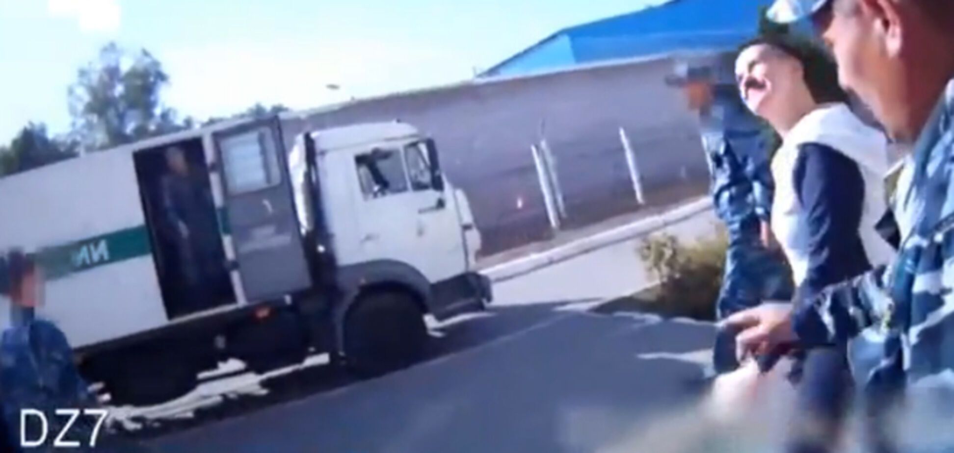 В сети появилось видео этапирования украинской летчицы Савченко в Москву