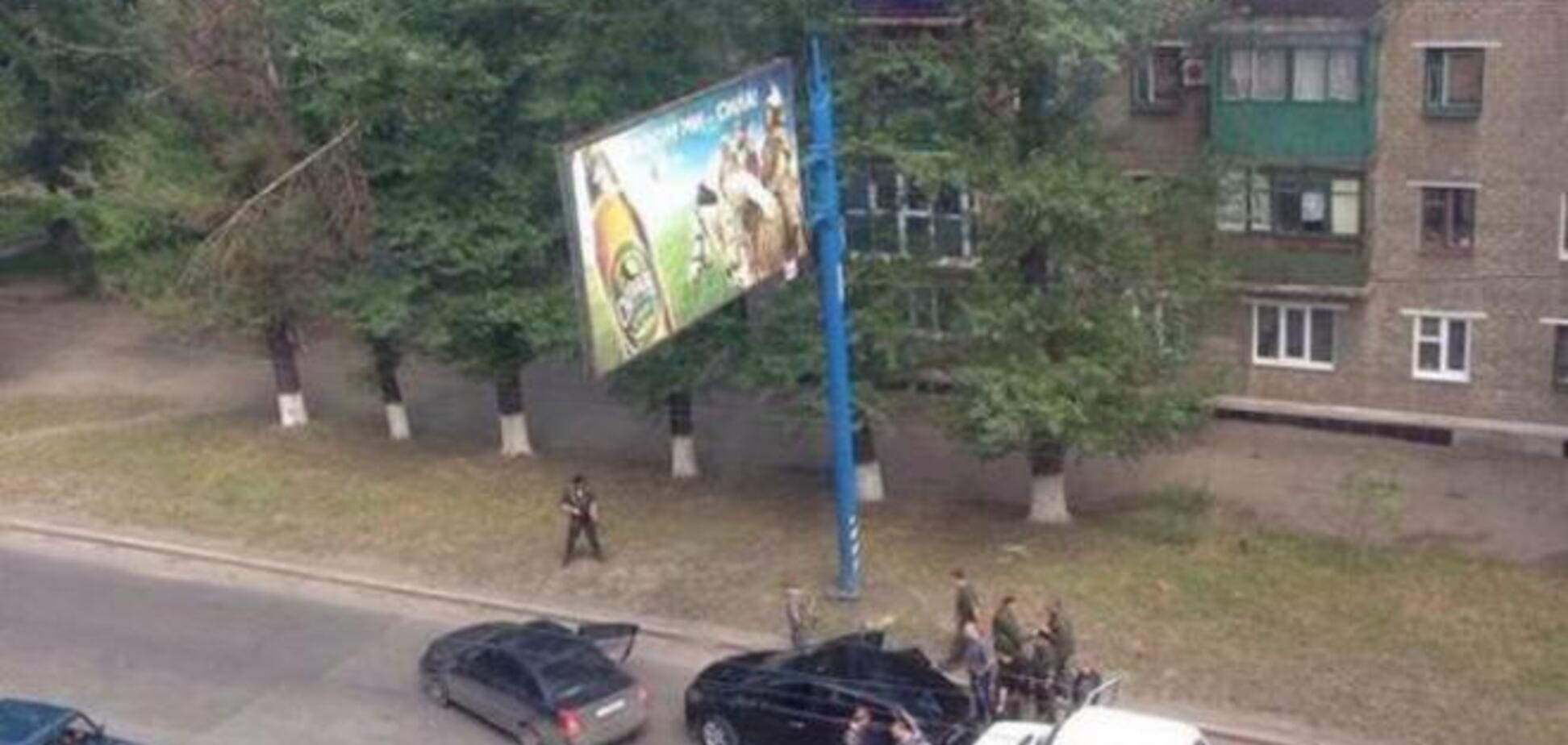 Боевики в Луганске устроили 'ярмарку' отобранных у населения автомобилей - СМИ