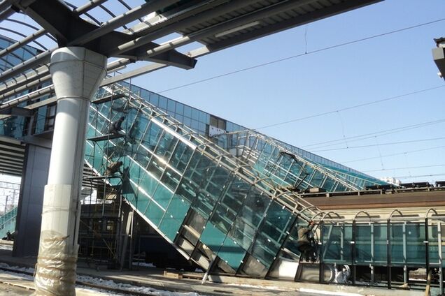 У Донецьку пасажирський поїзд і вокзал потрапили під обстріл артилерії - ЗМІ
