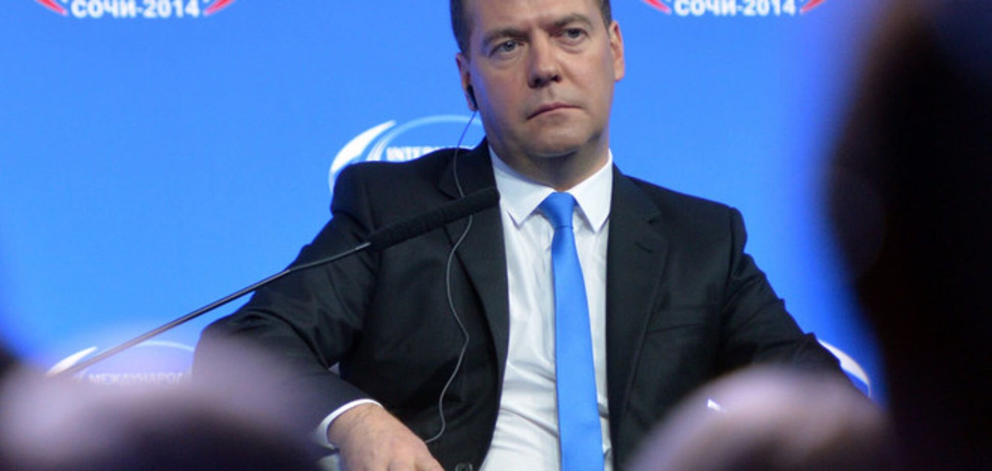 Медведев предложил спасти экономику России введением tax-free