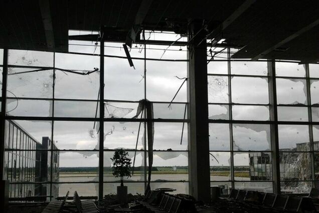 Террористы подбили украинский БТР в донецком аэропорту: семь погибших