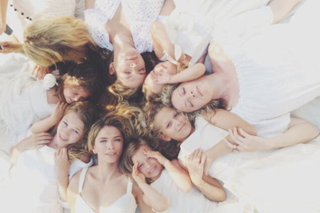 Алан Бадоев снял в новом клипе три поколения женщин семьи Веры Брежневой