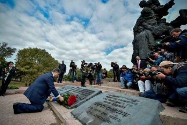 Украина никогда не допустит возрождения фашизма - Порошенко