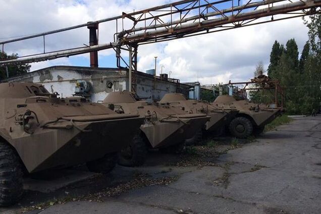 Прокуратура 'повесила' на комбата 'Прикарпаття' утрату 14 БТРов