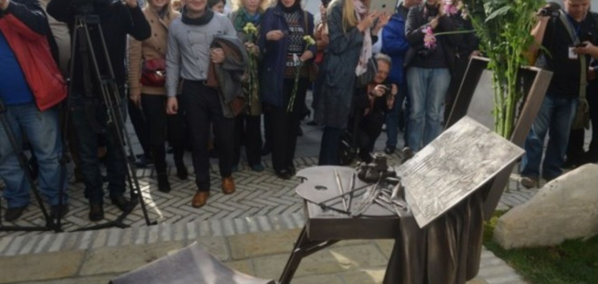 В Киево-Печерской лавре открыли памятный знак Шевченко