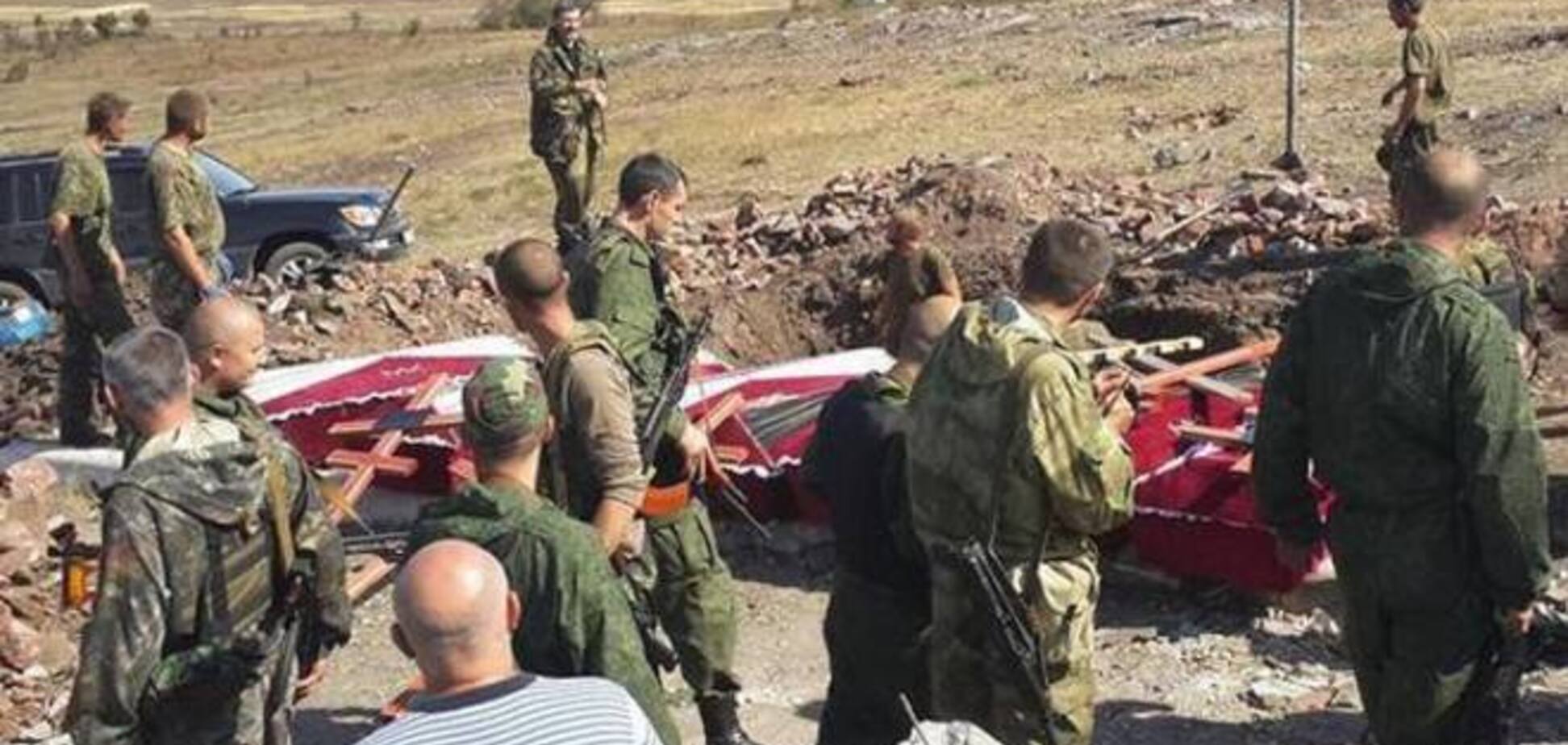 Террористы 'ДНР' выкопали останки 82 воинов II Мировой на Саур-Могиле и перезахоронили их вместе с боевиками