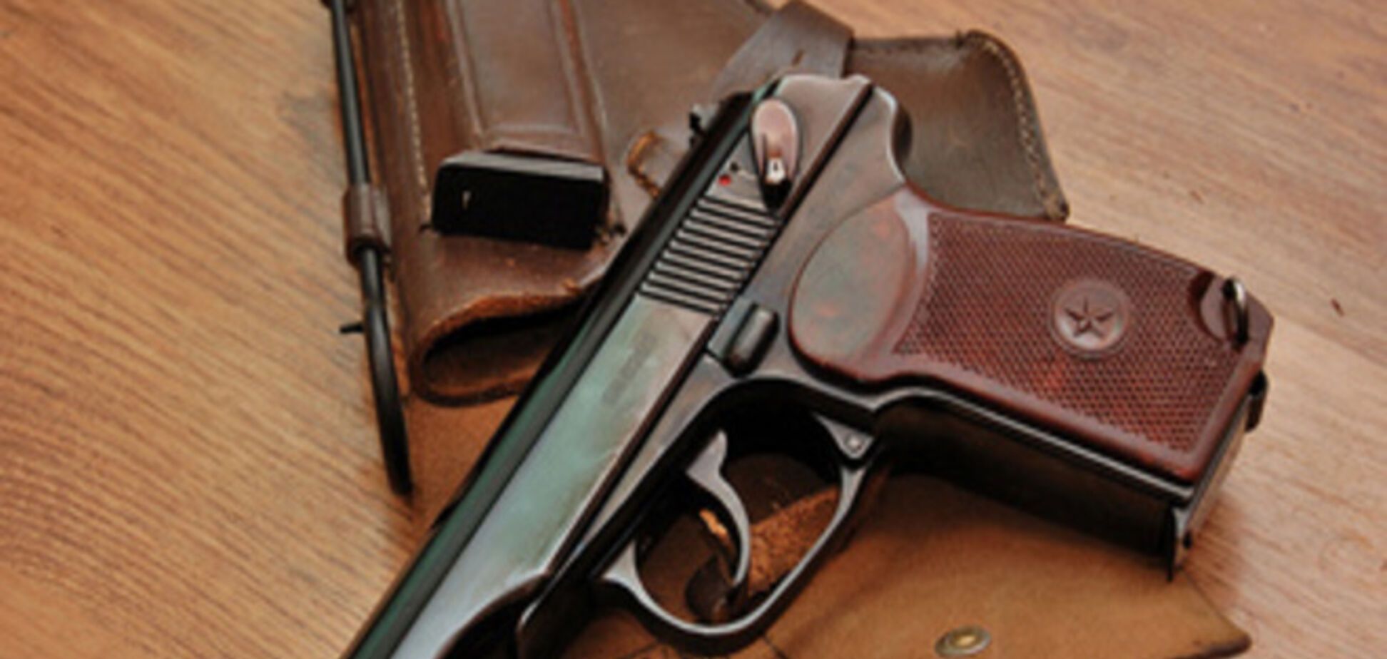 На Запорожье милицейский спецназовец прострелил себе грудь