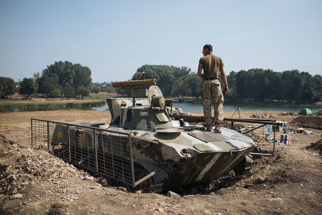 Завтра могут ввести военное положение