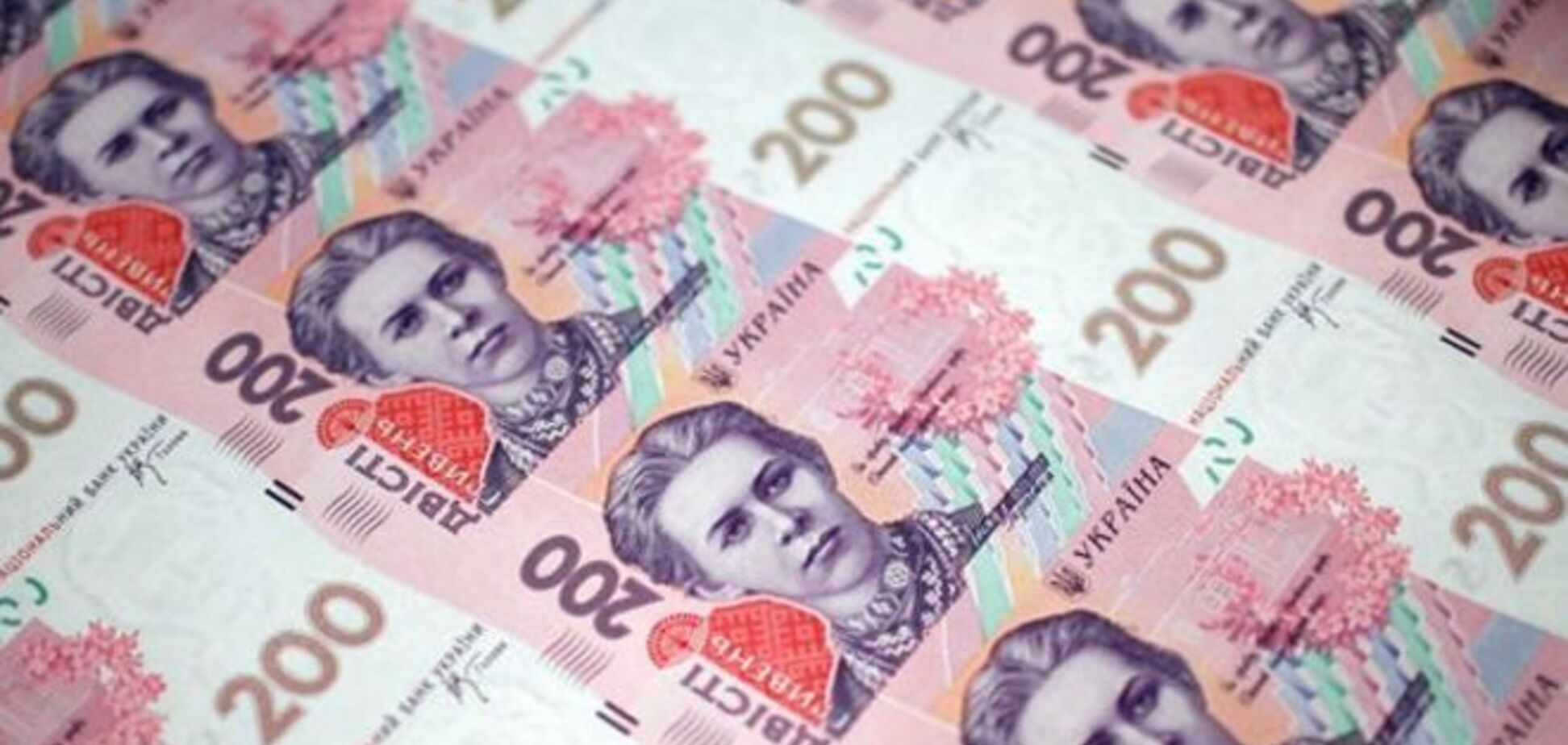 НБУ и банкиры решили держать доллар на отметке 12,9 грн
