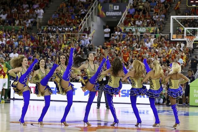 Девушки и мячики. Самые сексуальные черлидерши Кубка мира