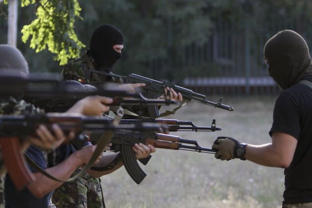 Украинские бойцы уничтожили около 100 российских солдат и террористов