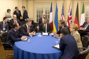 РФ должна вернуть Украине Крым и прекратить поддерживать террористов на Донбассе - НАТО