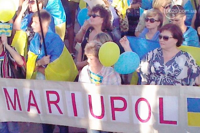 Тысячи мариупольцев вышли на митинг за мир в Украине: мы слишком долго молчали, что мы украинцы!