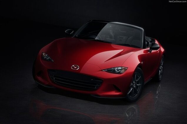 Мазда рассекретила компактный родстер MX-5