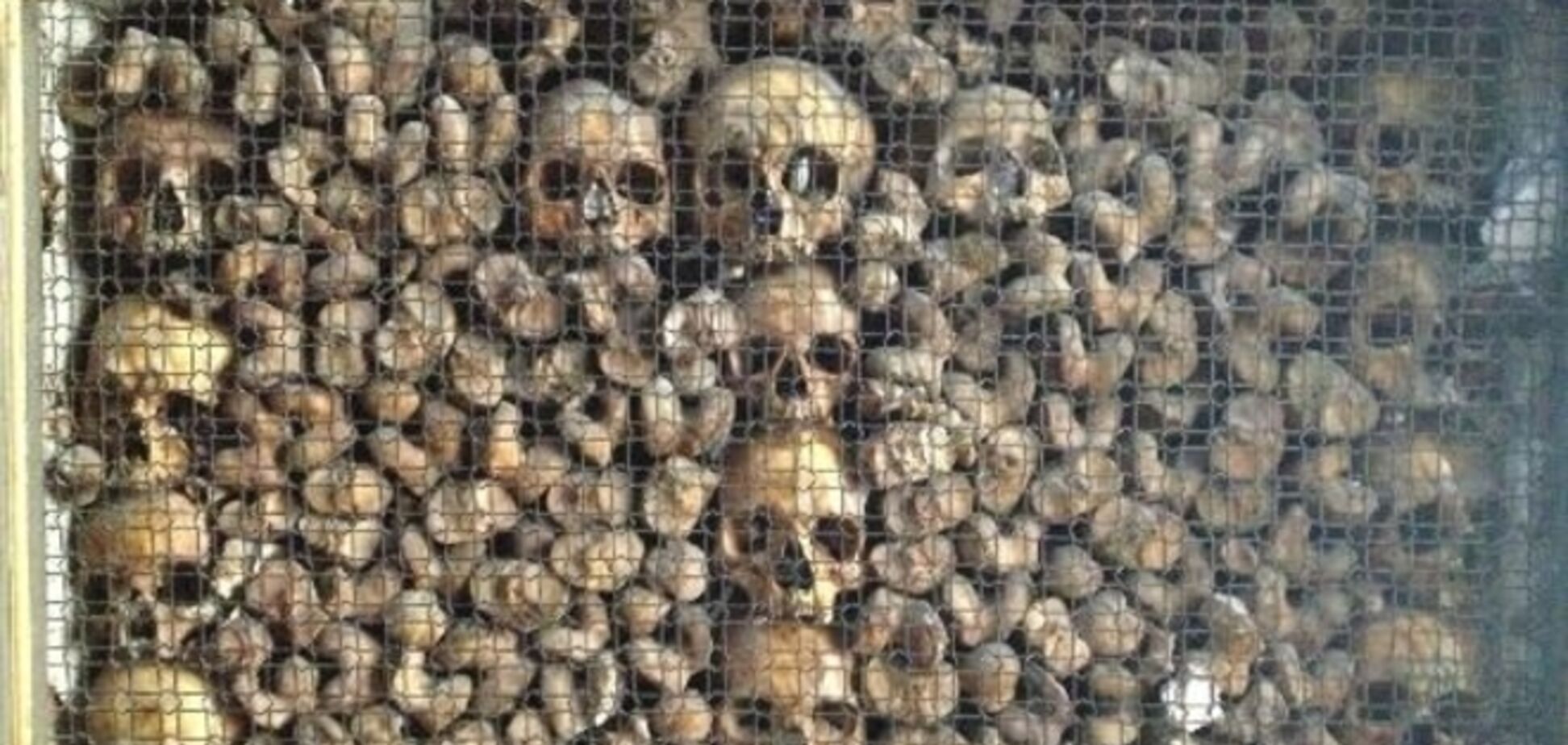 Церкви с сотнями человеческих черепов и костей