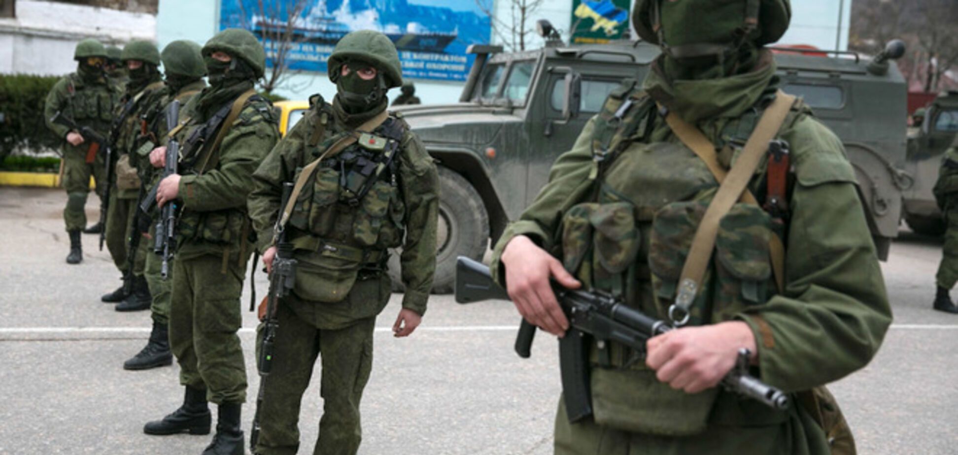 Російські окупанти стягують військову техніку в Криму