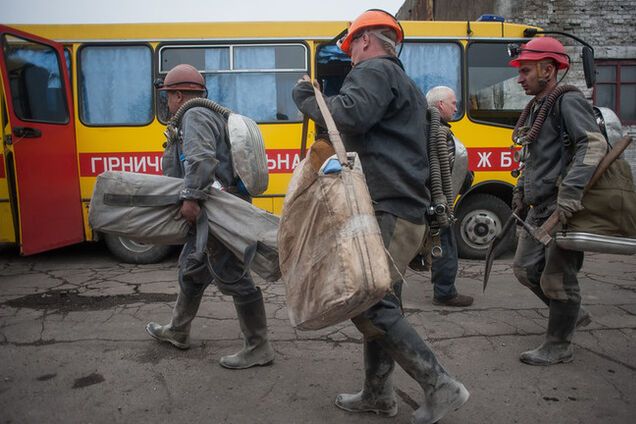 В Днепропетровской области сутки горит шахта