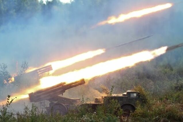 Украинские силовики за ночь уничтожили более 100 террористов в районе Веселого