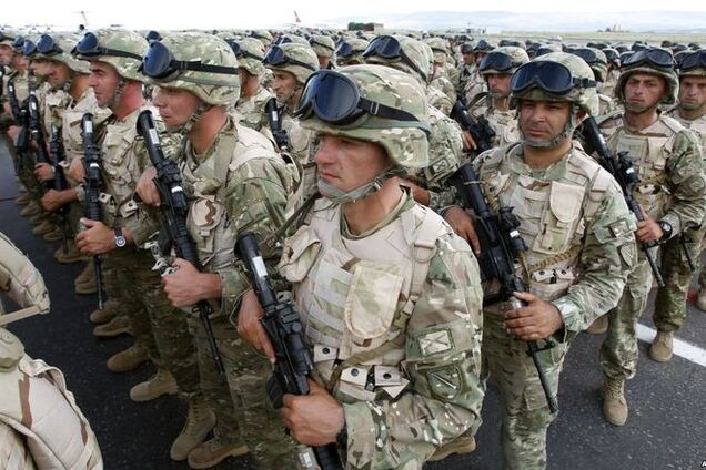 НАТО увеличивает численность корпуса 'Северо-Восток' на границе с Украиной
