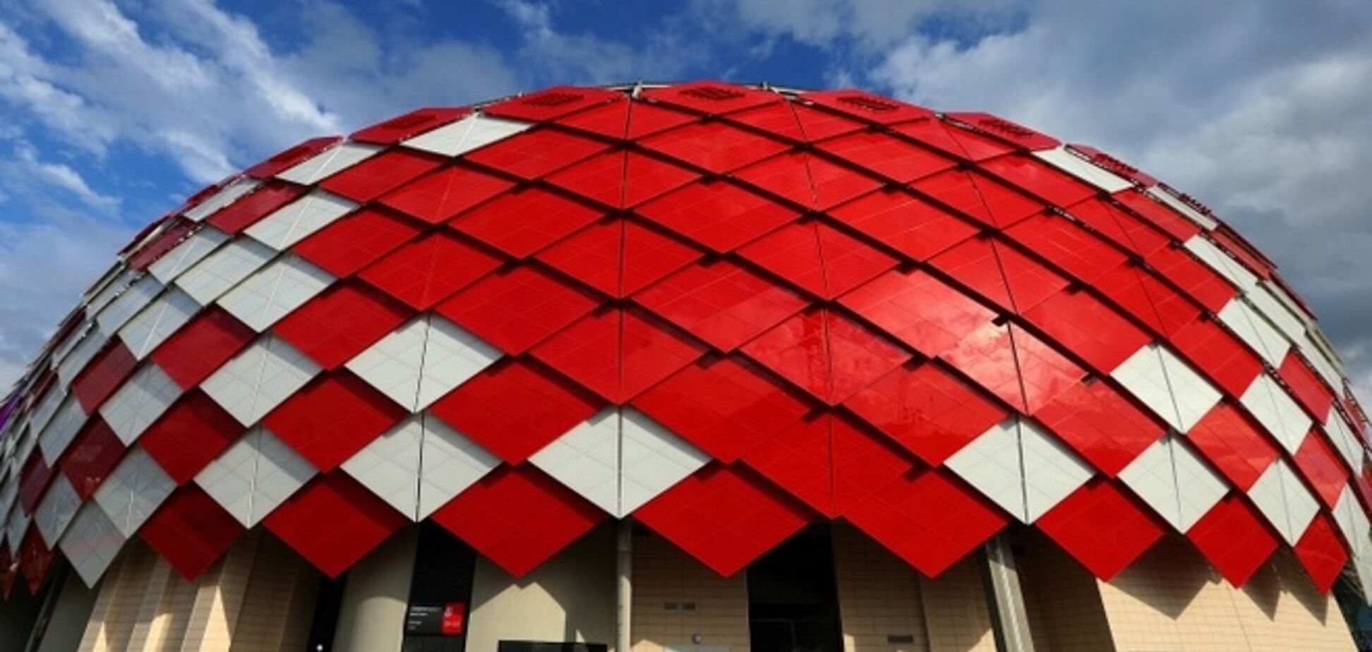 Фанаты ЦСКА едва не сожгли новый стадион 'Спартака'